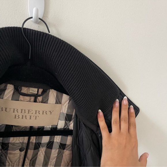 Burberry Black Quilted Puffer Jacket - Picture 10 of 11